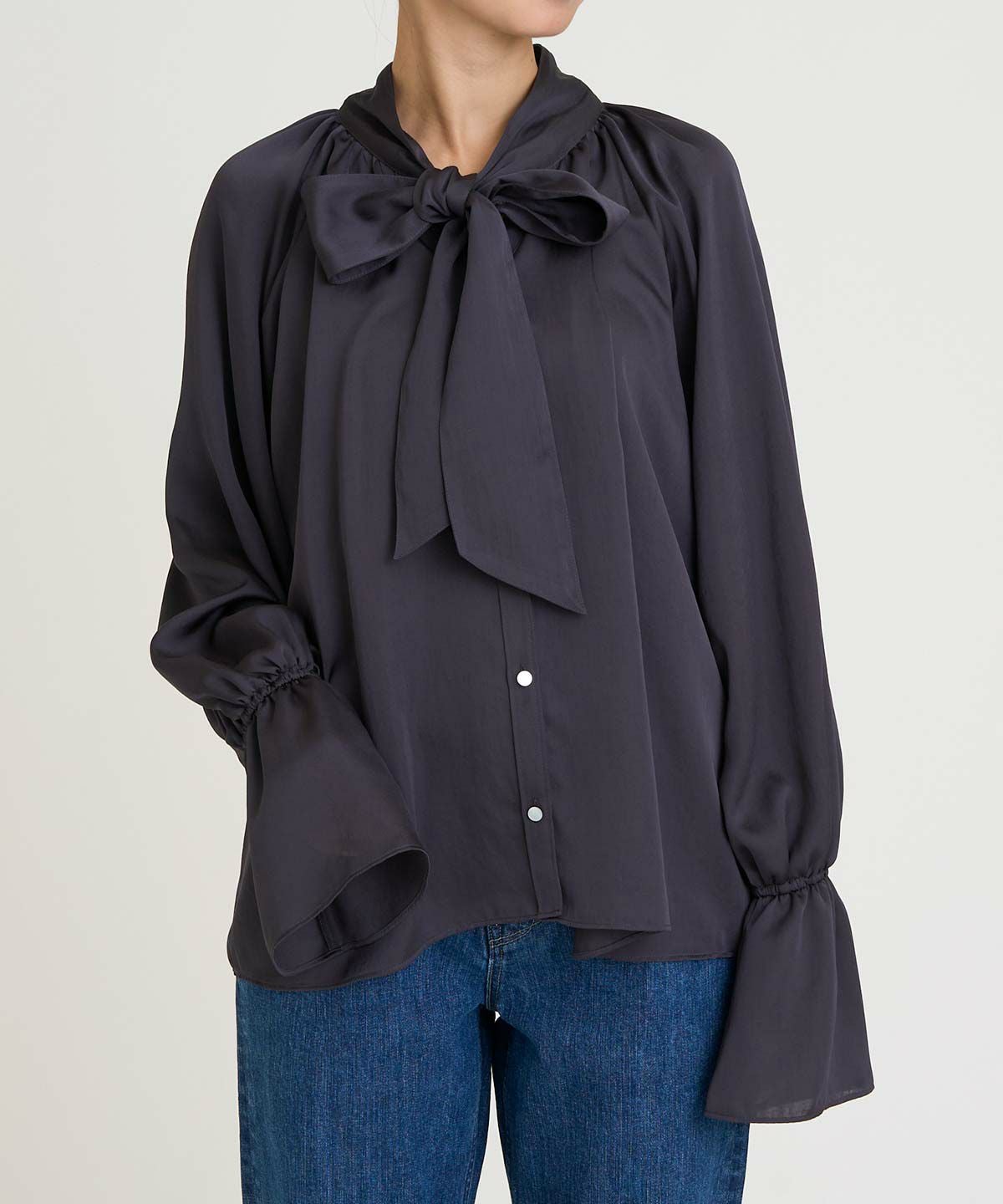 jurimama⭐新品⭐DRESSTERIO黒のオーバーボウブラウス、38 DRESSTERIOR（ドレステリア） ブラウス シャツ 「大人百花冬号掲載